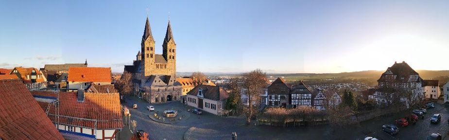 Der Domplatz in Fritzlar  - Panoramabild: Pfr. W. Köhler